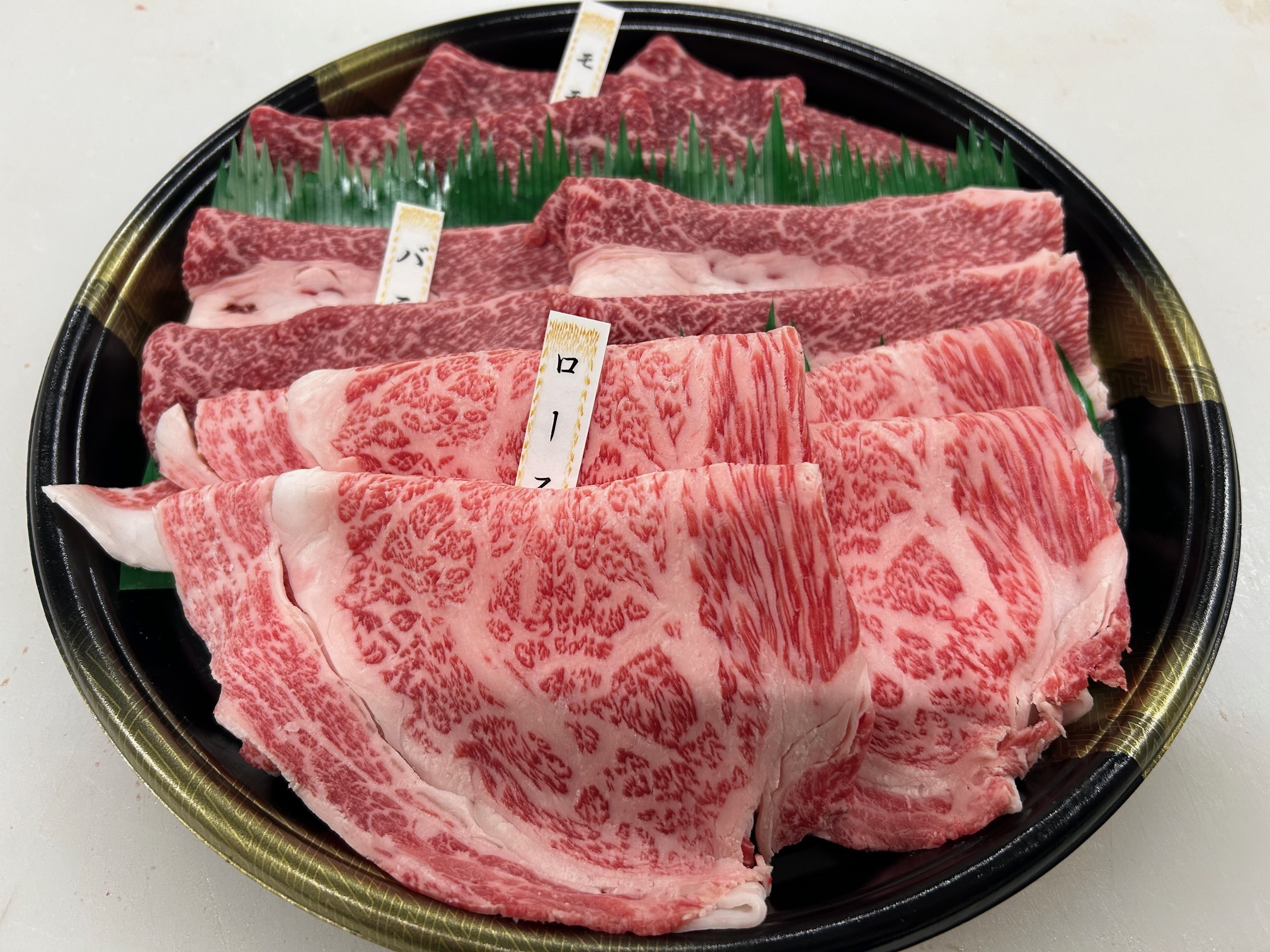 お値打ち品!松阪牛すき焼き盛合わせロース・モモ・バラ600g入約3～4人前